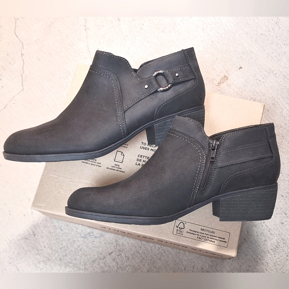 CLARKS COLLECTION | Black Ankle Boots